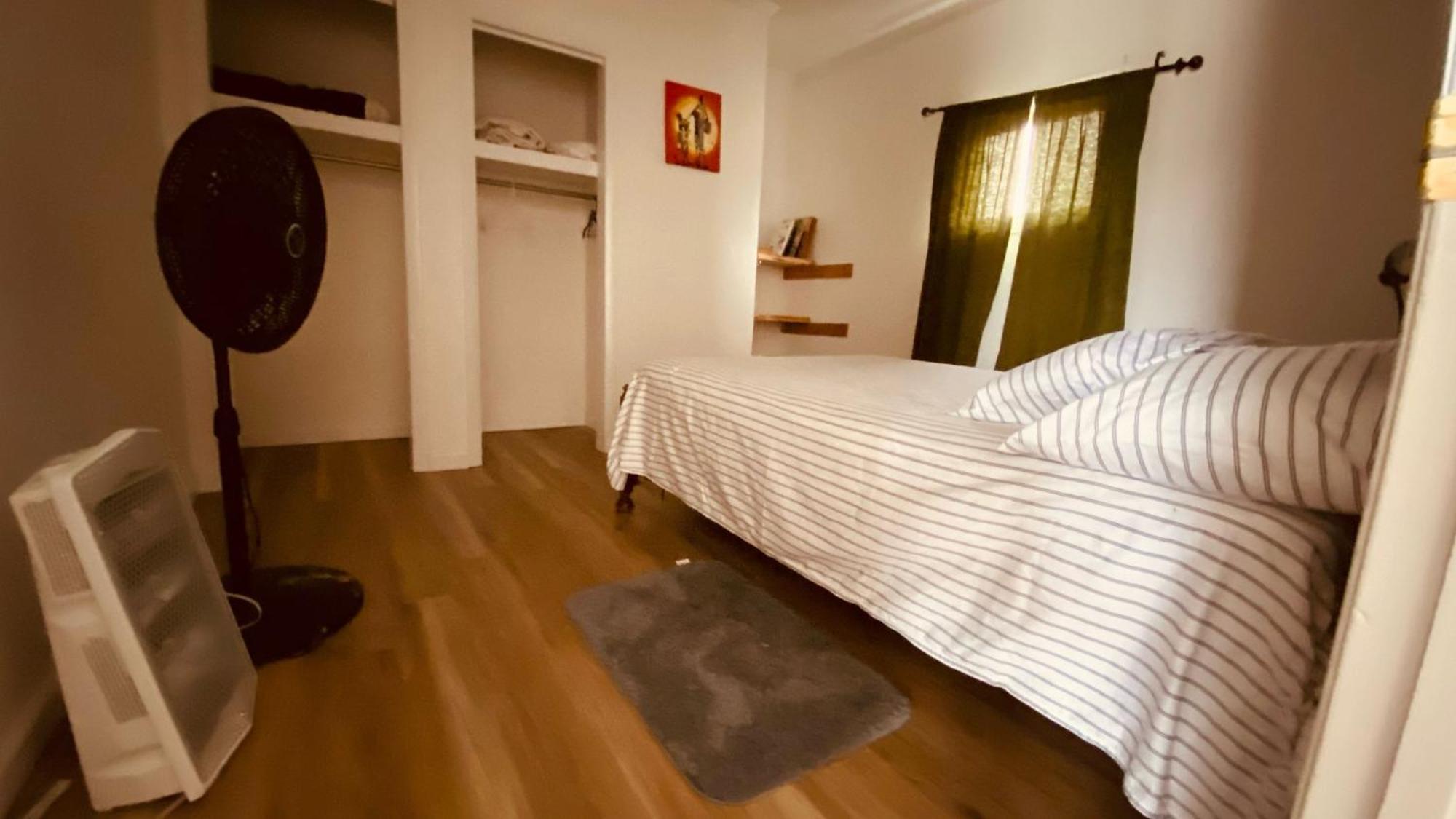 The Blue And Yellow House Apartment